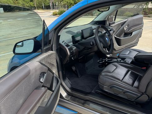 Used 2017 BMW i3 image 2