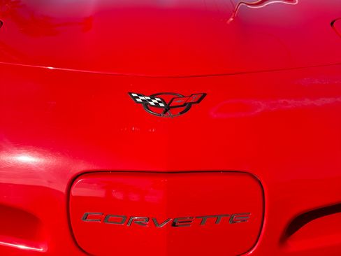Used 1998 Chevrolet Corvette Coupe image 2