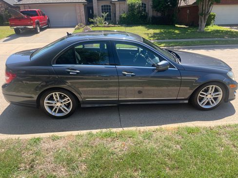 Used 2013 Mercedes-Benz C 250 Sedan image 2