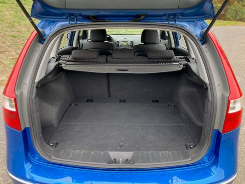 Used 2010 Hyundai Elantra GLS image 10