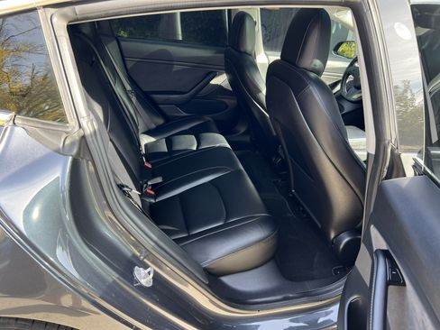 Used 2018 Tesla Model 3 Long Range image 19