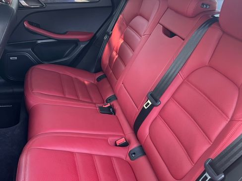 Used 2020 Porsche Macan Turbo AWD/4WD image 9