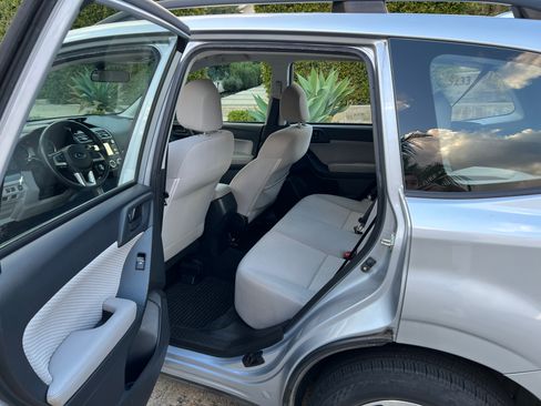 Used 2018 Subaru Forester 2.5i w/ Alloy Wheel Package image 14