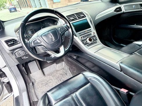 Used 2018 Lincoln MKZ Premiere FWD image 11