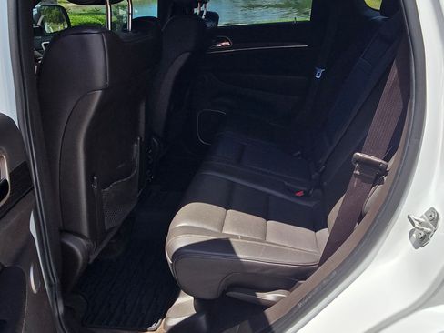 Used 2015 Jeep Grand Cherokee Summit AWD/4WD image 9