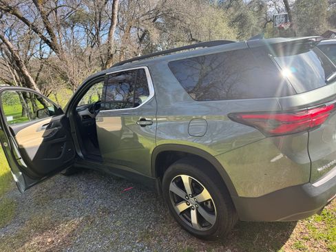 Used 2023 Chevrolet Traverse LT w/ LT Premium Package image 15