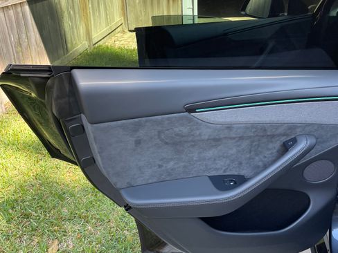 Used 2026 Tesla Model Y Premium Sport Utility 4D image 5