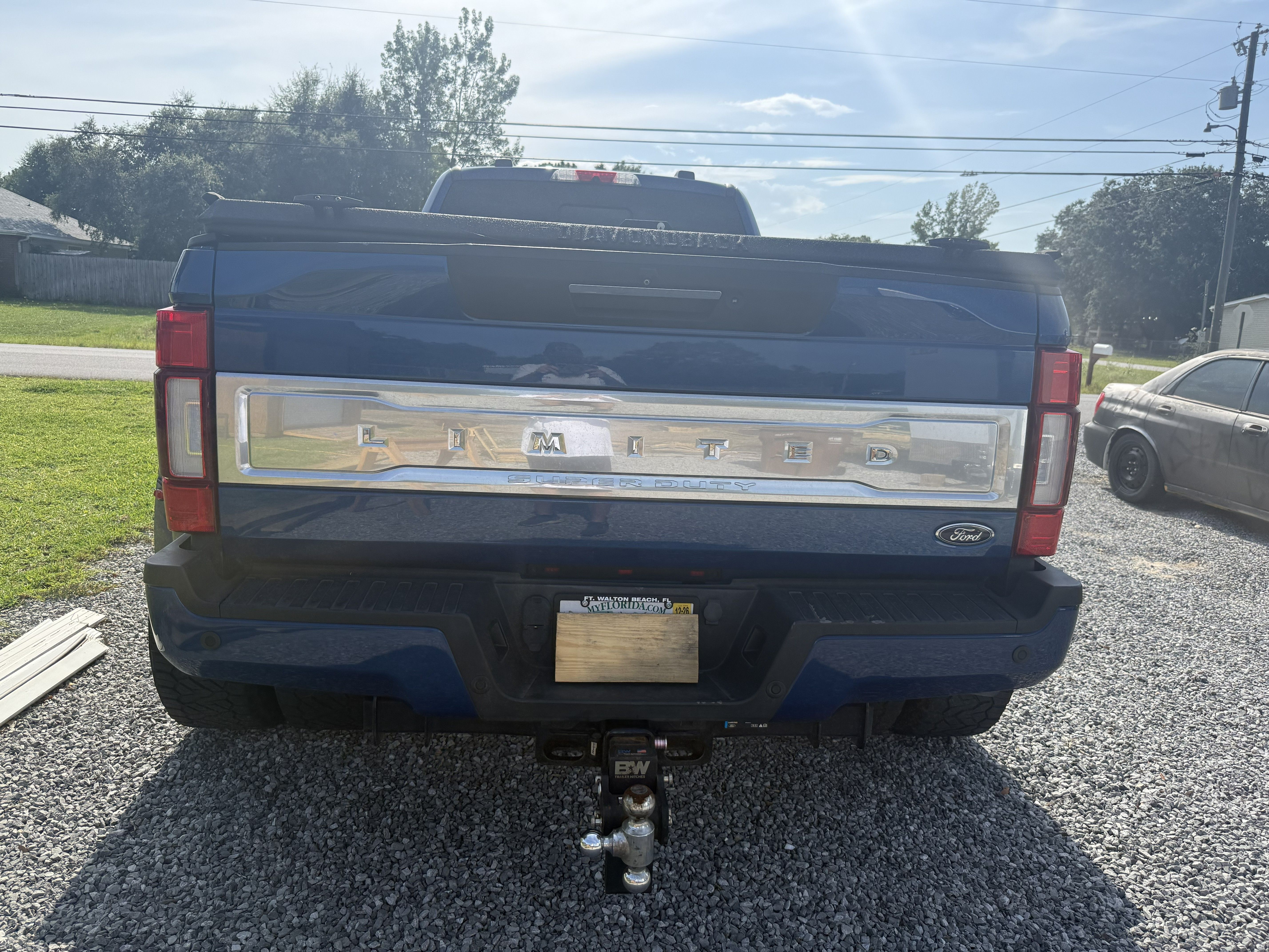 Used 2022 Ford F450 Limited w/ FX4 Off-Road Package AWD/4WD image 4