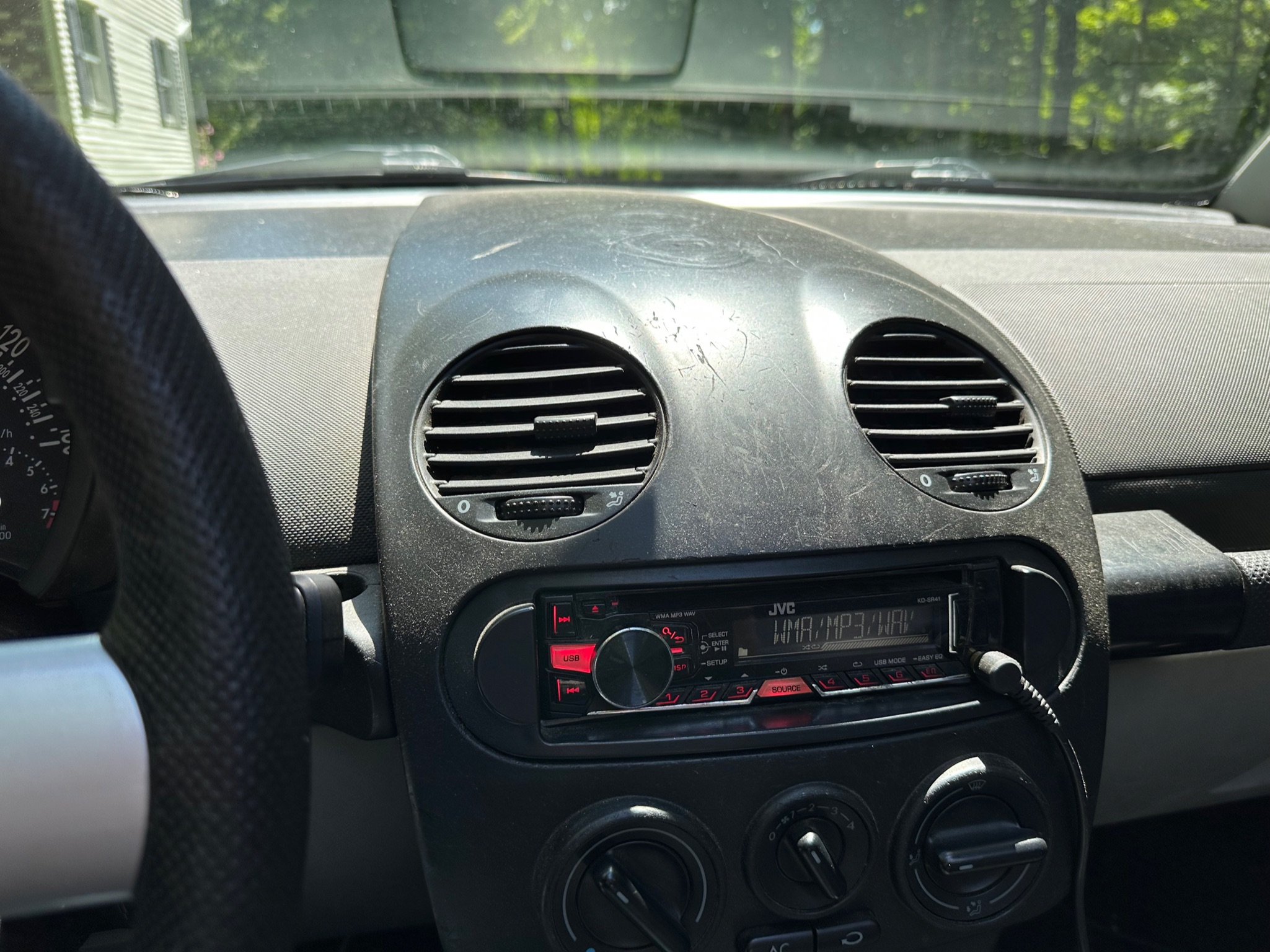 Used 2004 Volkswagen Beetle GLS FWD image 4