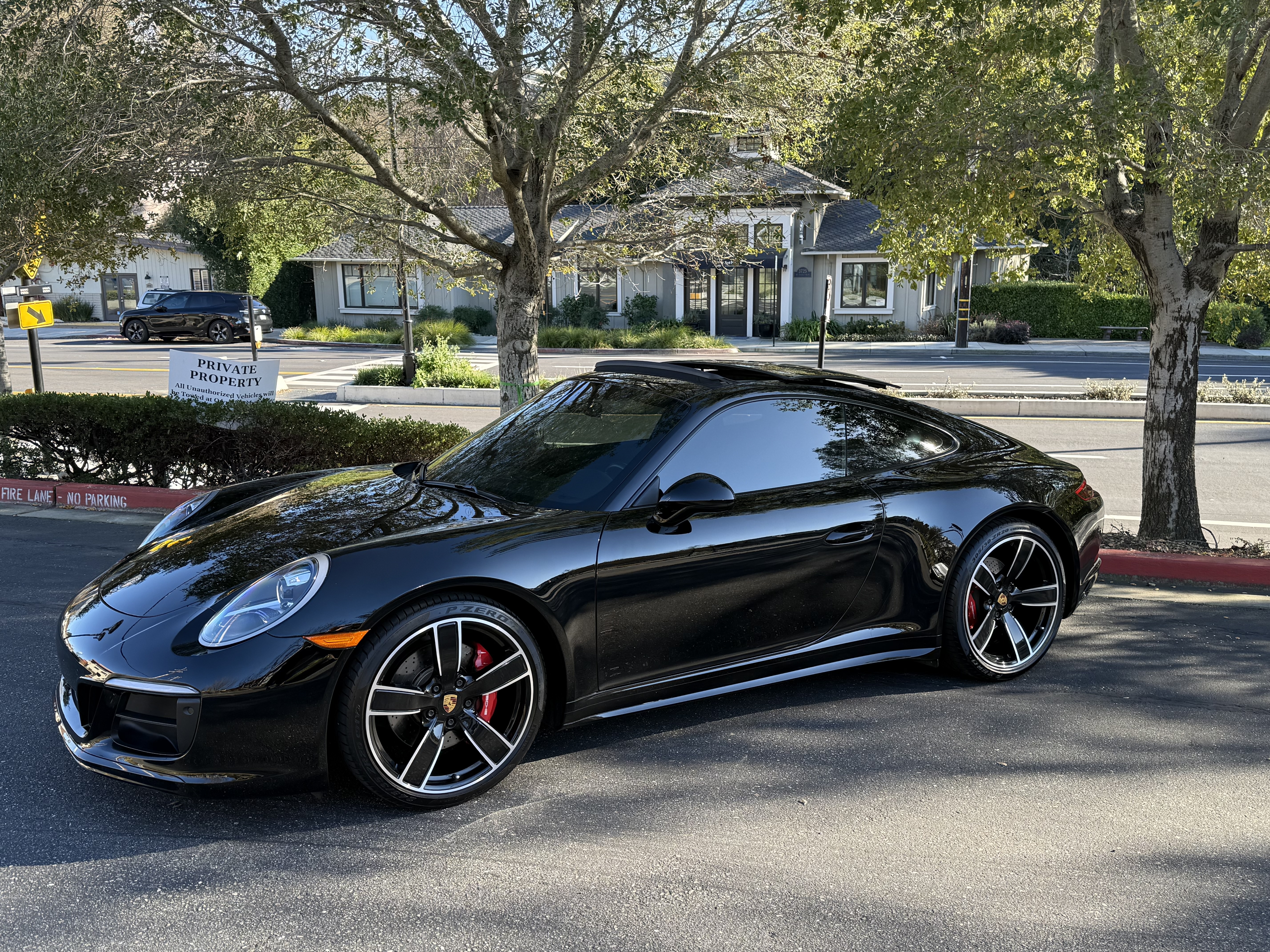 Used 2018 Porsche 911 Carrera 4S AWD/4WD image 1