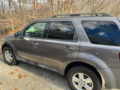 Used 2011 Ford Escape XLT w/ 203A Rapid Spec Order Code image 1