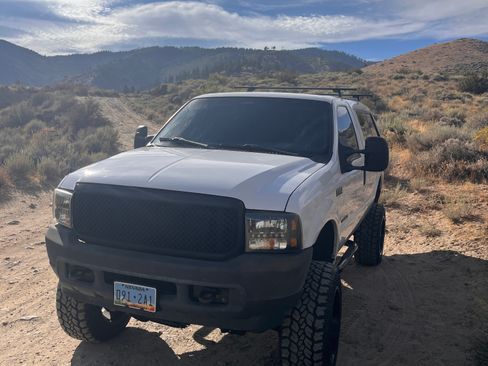 Used 2002 Ford F350 4x4 Regular Cab Super Duty image 1