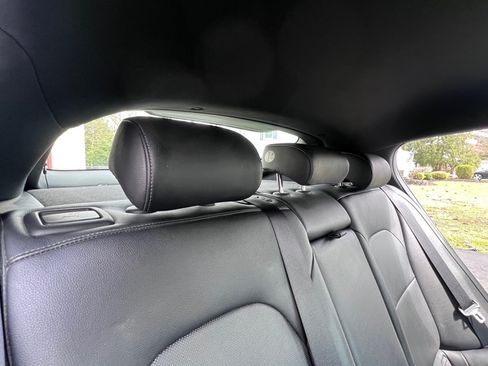 Used 2018 Kia Stinger GT image 12