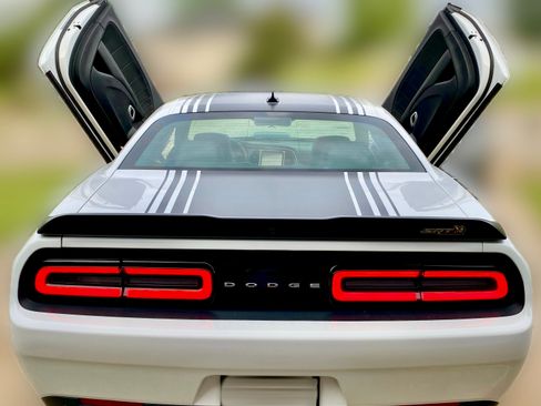 Used 2016 Dodge Challenger R/T Scat Pack RWD image 28