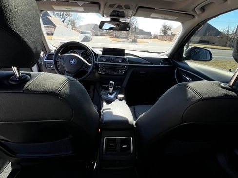 Used 2017 BMW 320i xDrive Sedan image 11