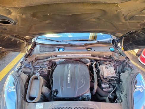 Used 2020 Porsche Macan image 6