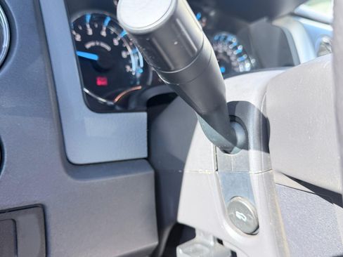 Used 2013 Ford F150 XLT w/ XLT Chrome Pkg image 10