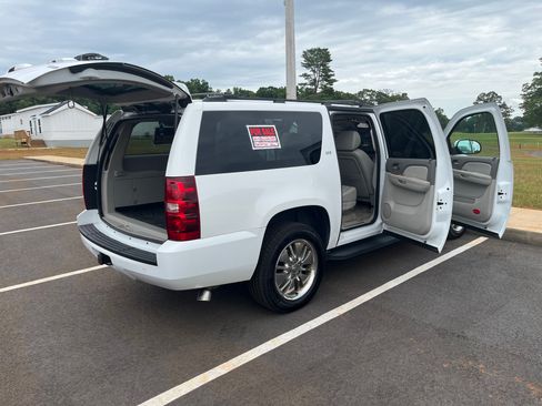 Used 2008 Chevrolet Suburban LTZ w/ LTZ Preferred Equipment Group AWD/4WD image 14