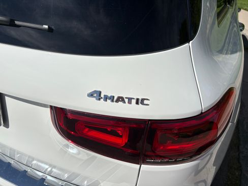 Used 2022 Mercedes-Benz GLB 250 4MATIC image 8