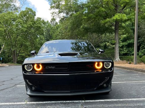 Used 2020 Dodge Challenger R/T Scat Pack RWD image 1