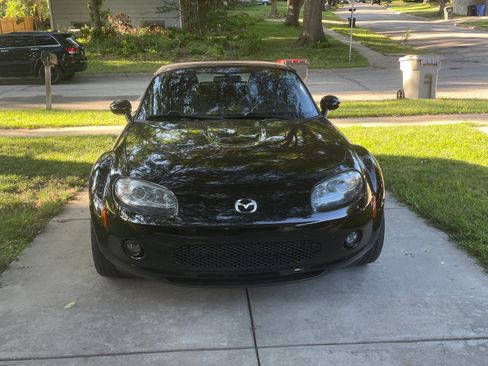 Used 2008 MAZDA MX-5 Miata Sport w/ Convenience Pkg RWD image 4