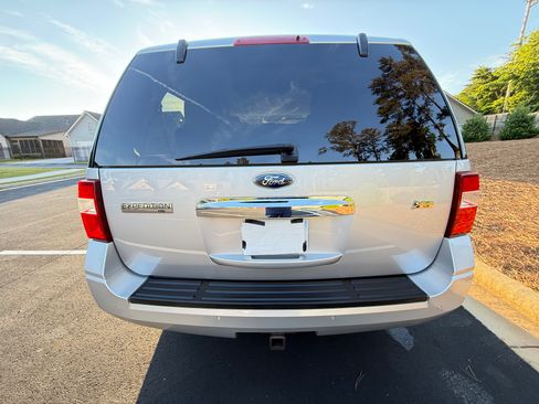 Used 2014 Ford Expedition XLT AWD/4WD image 5