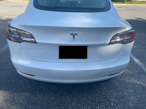 Used 2023 Tesla Model 3 Standard Range image 4