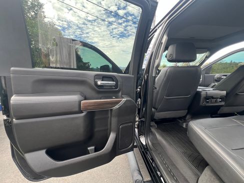 Used 2022 Chevrolet Silverado 2500 LT w/ Midnight Edition AWD/4WD image 16