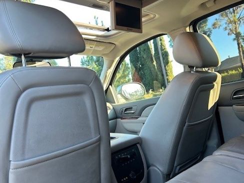 Used 2010 Chevrolet Tahoe LTZ image 23