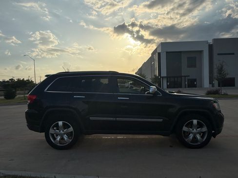 Used 2013 Jeep Grand Cherokee Limited w/ Luxury Group II image 1