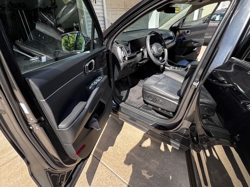 Used 2025 Kia Sorento EX FWD image 14