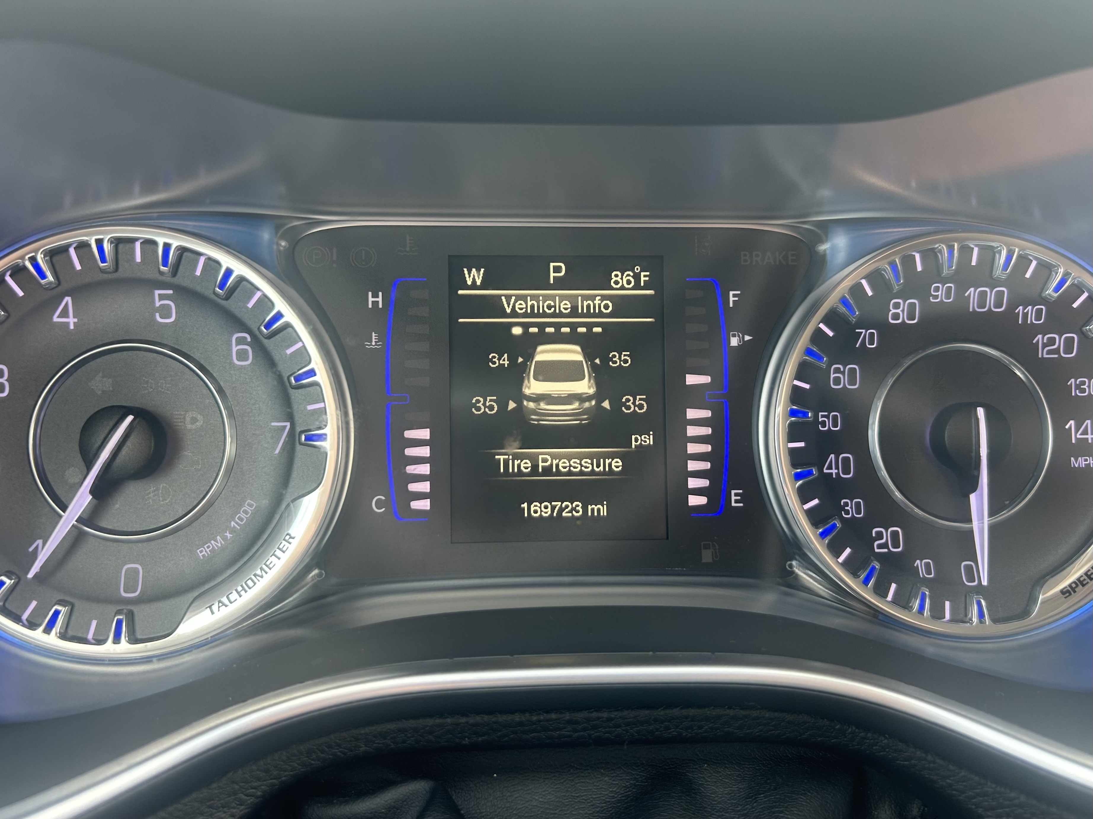 Used 2016 Chrysler 200 Limited FWD image 9