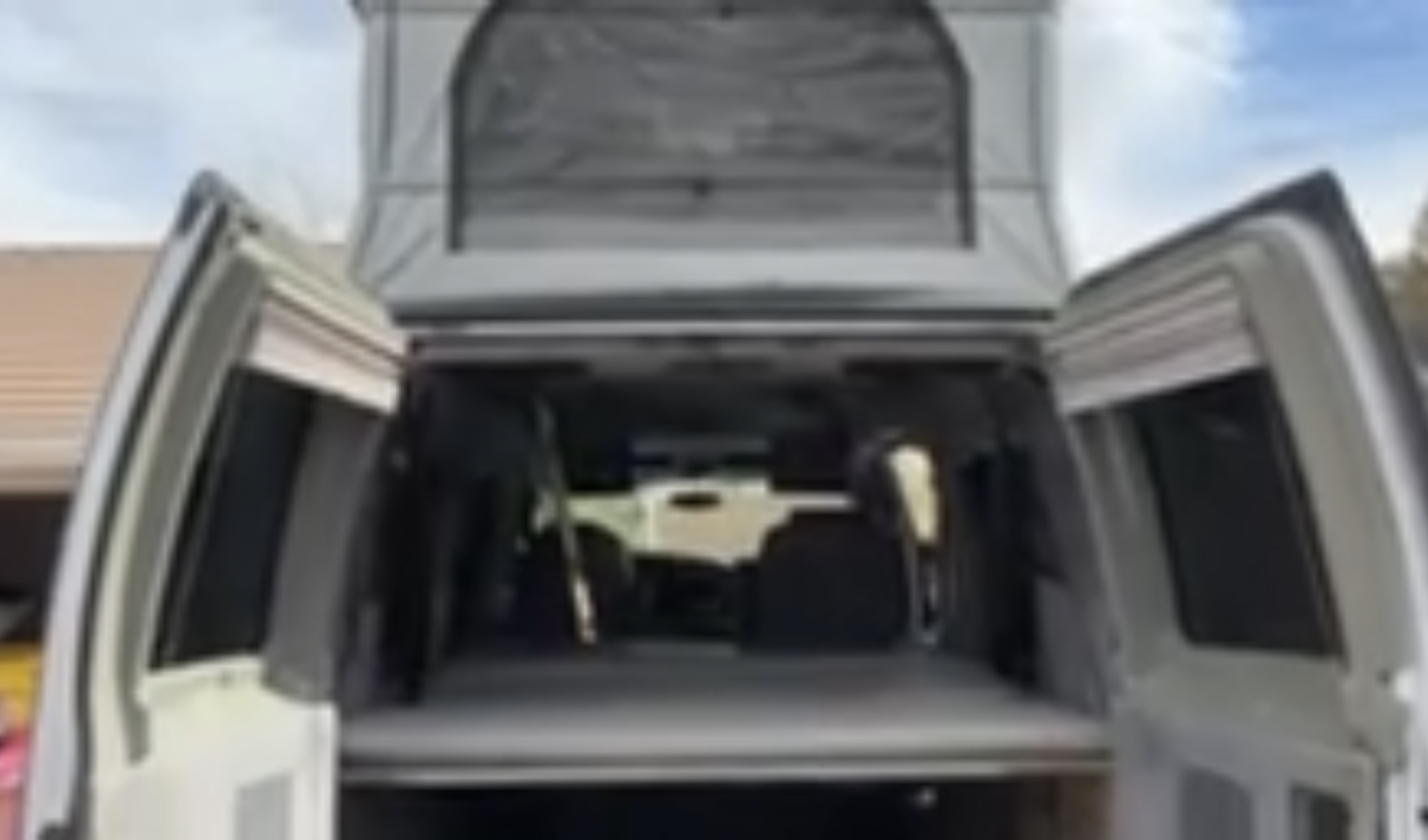 Used 2005 Ford E-350 and Econoline 350 Extended Super Duty RWD image 4