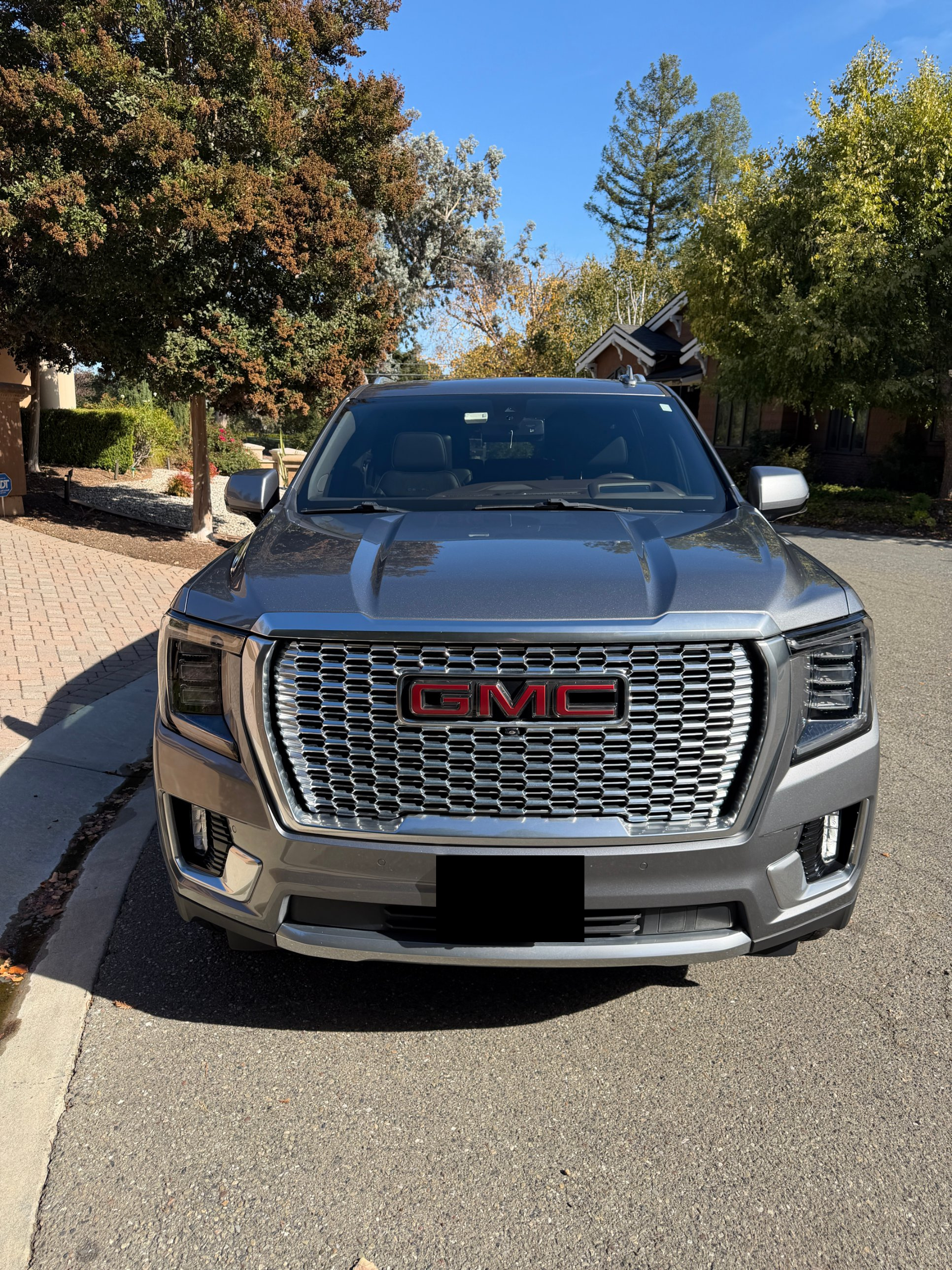 Used 2021 GMC Yukon XL Denali w/ LPO, Illumination Package AWD/4WD image 2