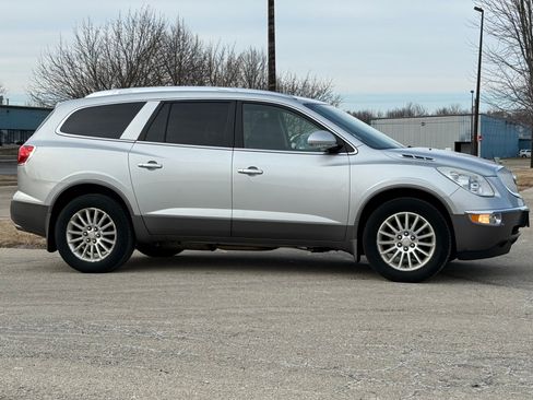 Used 2011 Buick Enclave CX w/ Driver Confidence Package image 2