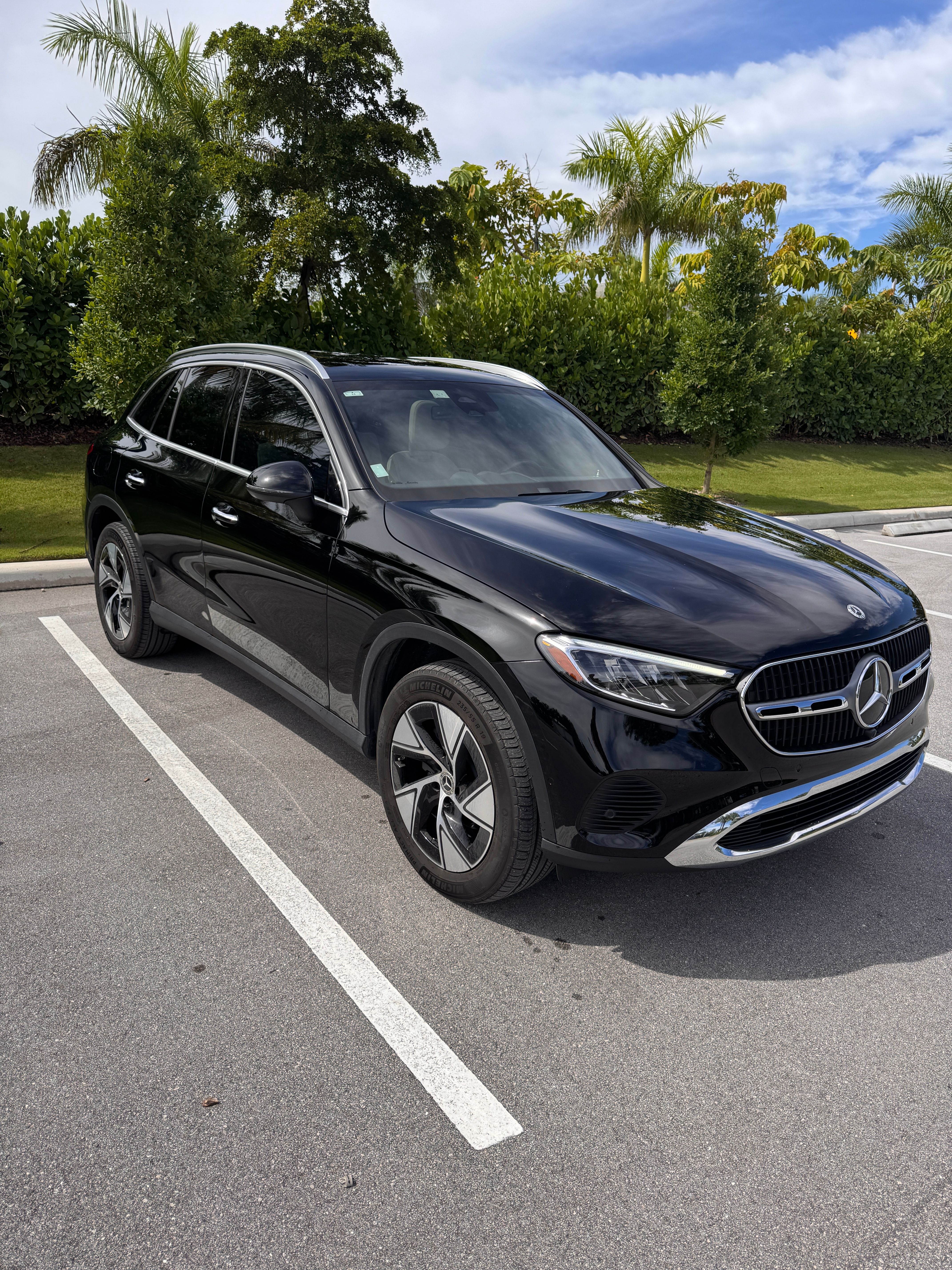 Used 2024 Mercedes-Benz GLC 300 4MATIC image 4