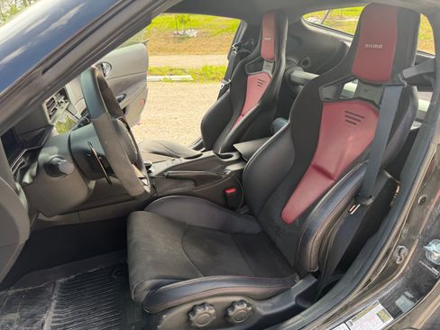 Used 2024 Nissan Z NISMO w/ Floor Mat Package RWD image 19