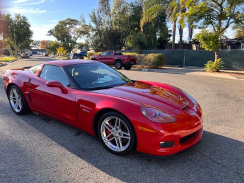 Used 2006 Chevrolet Corvette Z06 w/ Preferred Equipment Group image 4