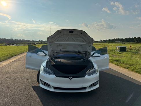 Used 2018 Tesla Model S 75D image 22