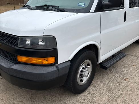 Used 2018 Chevrolet Express 3500 LS image 1
