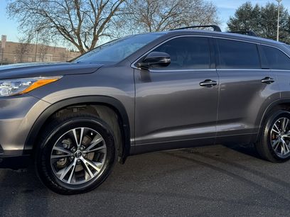 Used 2016 Toyota Highlander XLE