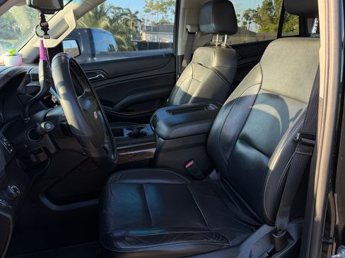 Used 2018 Chevrolet Tahoe LT w/ LT Midnight Edition image 6