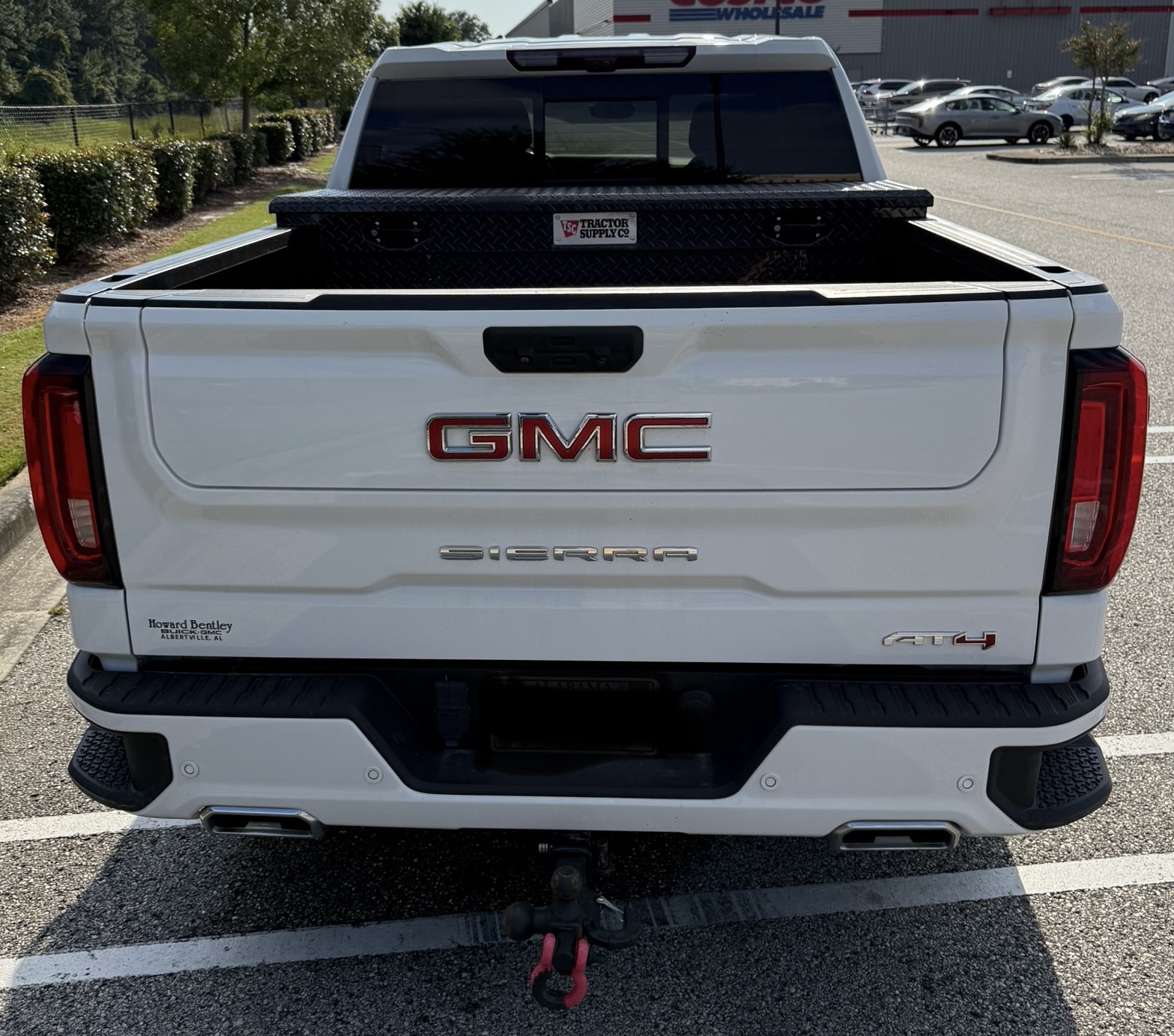Used 2023 GMC Sierra 1500 AT4 w/ AT4 Premium Package AWD/4WD image 5