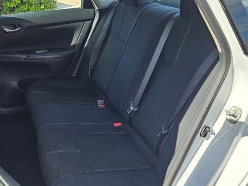 Used 2018 Nissan Sentra S image 10