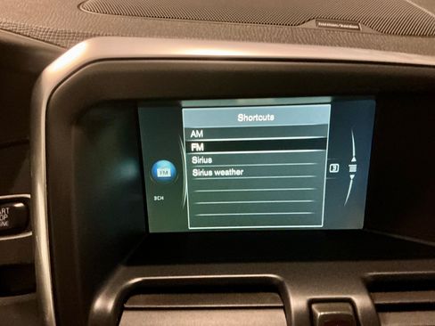 Used 2016 Volvo XC60 T6 R-Design Platinum w/ Climate Package image 29