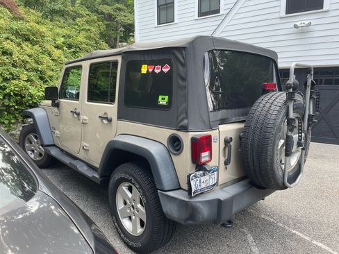 Used 2016 Jeep Wrangler Unlimited Sport w/ Quick Order Package 24S AWD/4WD image 8