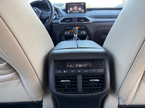 Used 2018 MAZDA CX-9 Touring image 22