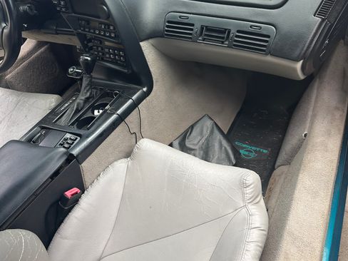 Used 1995 Chevrolet Corvette Coupe RWD image 13