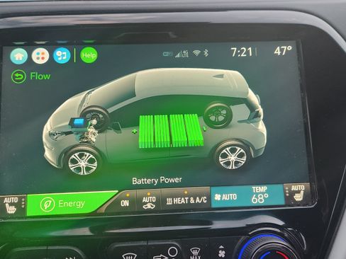 Used 2017 Chevrolet Bolt Premier w/ Driver Confidence II Package image 13