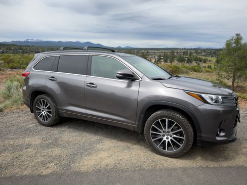 Used 2018 Toyota Highlander SE AWD/4WD image 5